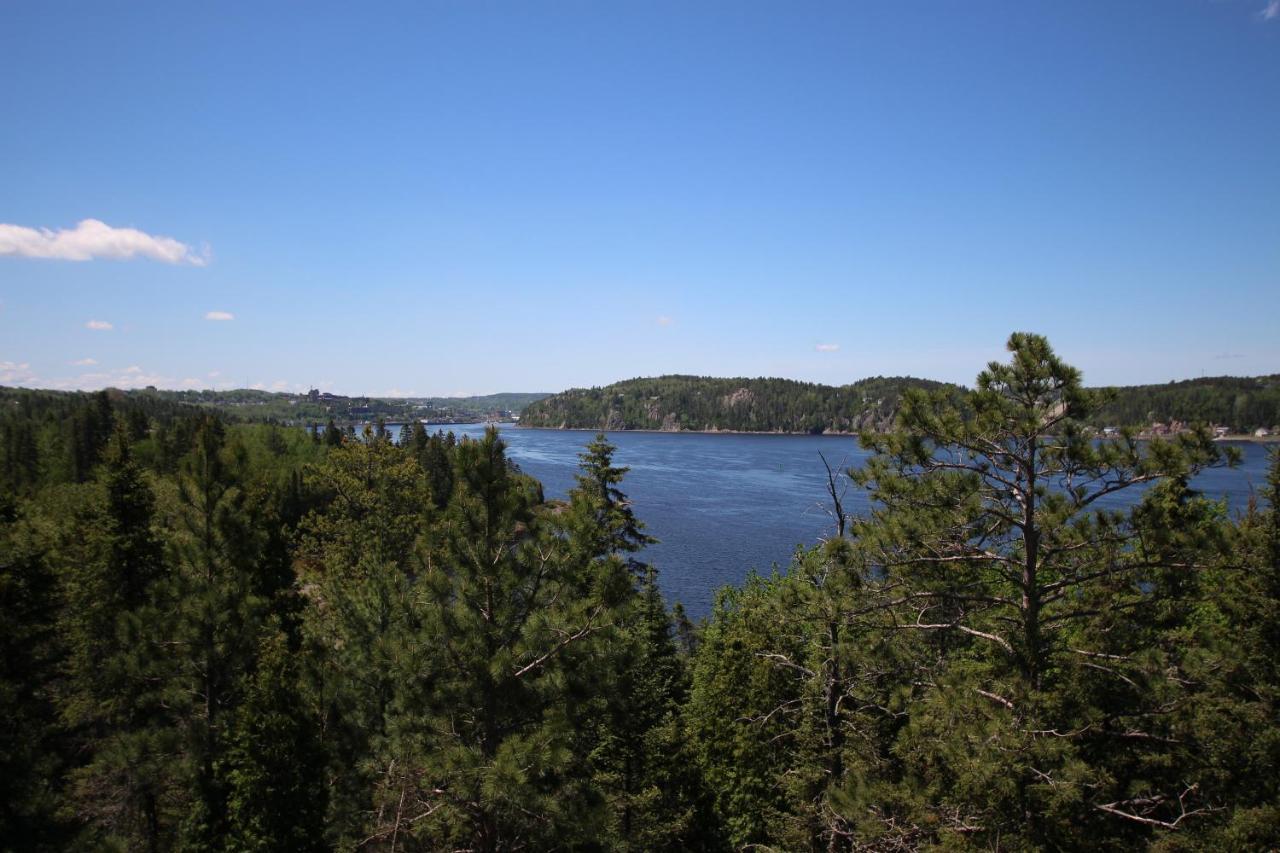 Gite Du Haut Des Arbres Chicoutimi Buitenkant foto